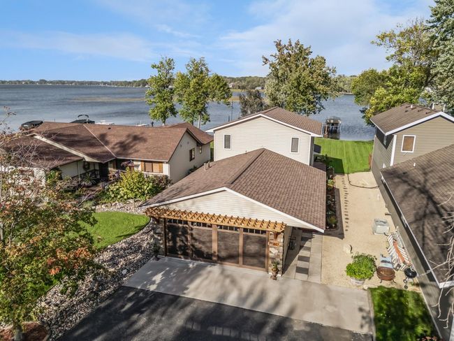 1867 Beach Dr Se, House other with 2 bedrooms, 2 bathrooms and null parking in Forest Lake MN | Image 5