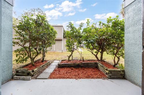 106-711 75th St, GAINESVILLE, FL, 32607-1864 | Card Image
