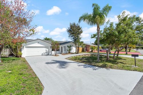 635 Kingbird Cir, Delray Beach, FL, 33444-1935 | Card Image