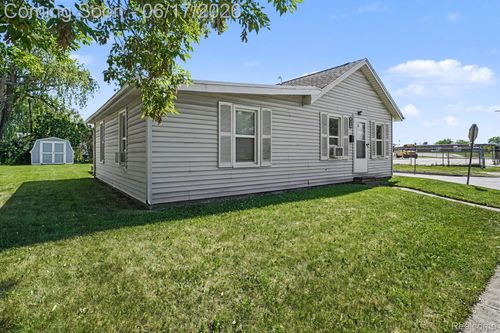 651 S Elm St, Lapeer, MI, 48446-2430 | Card Image
