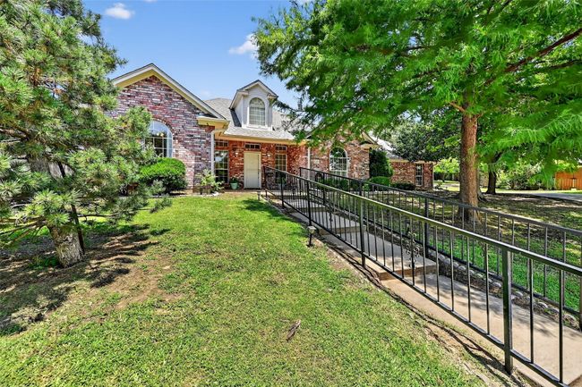 2107 Meadows Cir, House other with 3 bedrooms, 2 bathrooms and null parking in Sherman TX | Image 35