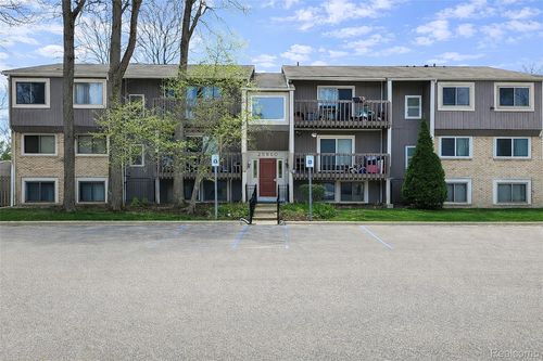 apt-604-29860 W 12 Mile Rd, Farmington Hills, MI, 48334-4040 | Card Image