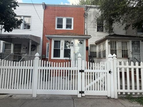 15209 118th Ave, Jamaica, NY, 11434-2032 | Card Image