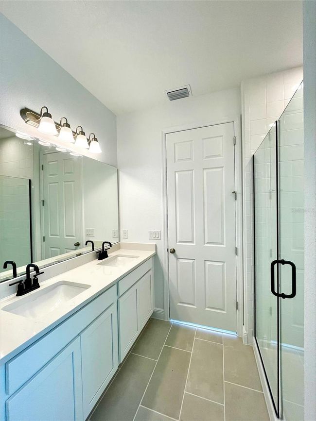 Primary Bathroom | Image 7