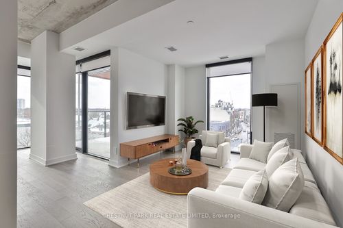 508-2720 Dundas St W, Toronto, ON, M6P0C3 | Card Image