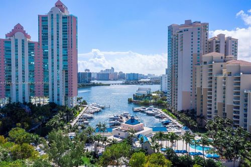 ph1808-3340 Ne 190th St, Aventura, FL, 33180-2662 | Card Image