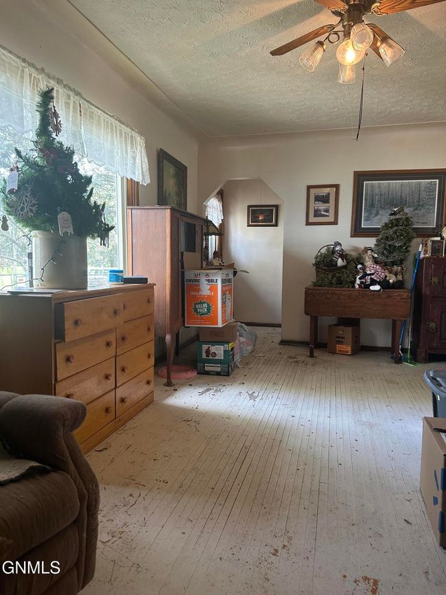 10185 99 Th St Se, House other with 5 bedrooms, 3 bathrooms and null parking in Oakes ND | Image 15