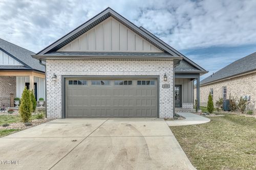 319 Monroe Dr, Bristol, TN, 37620-3150 | Card Image
