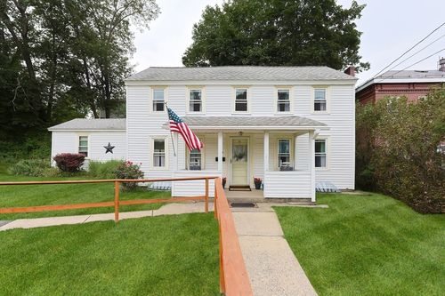 13 Wilson St, Clinton, MA, 01510-4221 | Card Image
