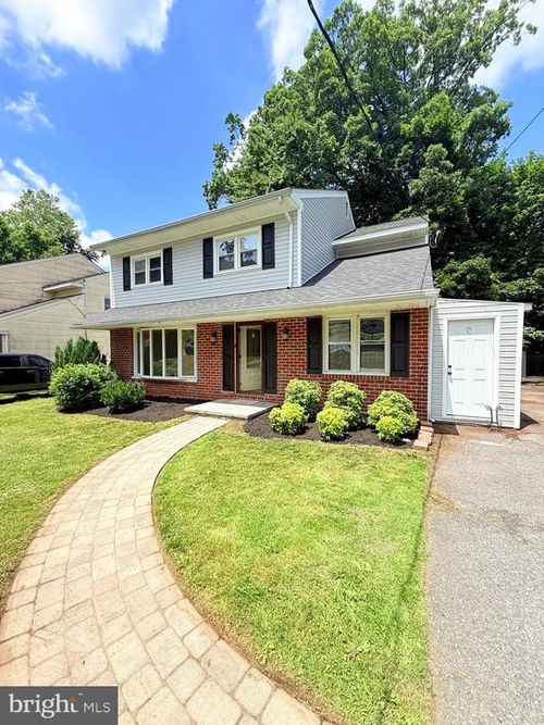 220 Glendale Rd, HAVERTOWN, PA, 19083-2832 | Card Image