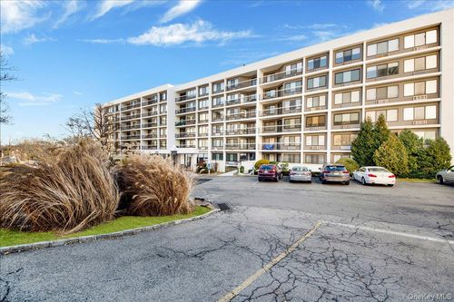 ph6-400 High Point Dr, Hartsdale, NY, 10530-1141 | Card Image
