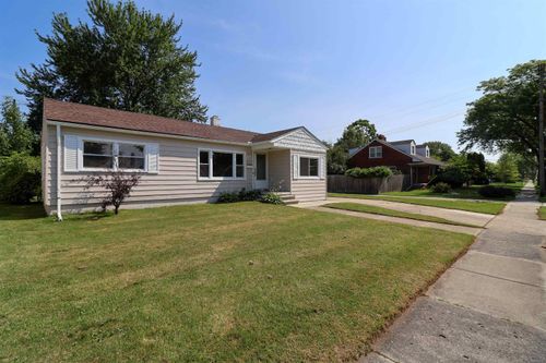 22621 Garfield St, Saint Clair Shores, MI, 48082-1831 | Card Image
