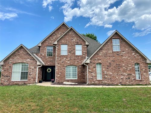 9215 E 156th Street N, Collinsville, OK, 74021 | Card Image