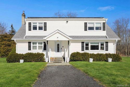 14 Harrigan Rd, East Fishkill, NY, 12533-5925 | Card Image