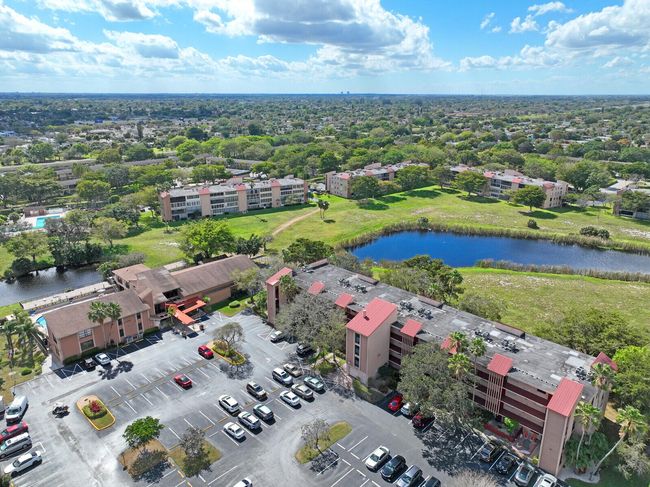 APT-301 - 7300 Lake Circle Dr, Condo with 2 bedrooms, 2 bathrooms and null parking in Margate FL | Image 27