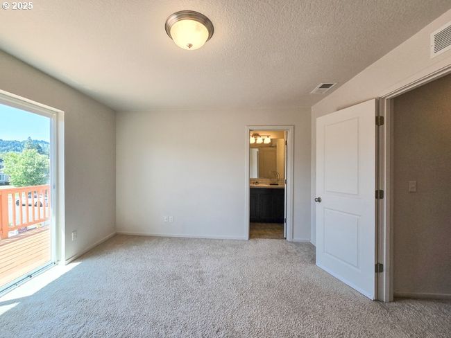 2220 Se 16 Th St, House attached with 3 bedrooms, 3 bathrooms and 2 parking in Gresham OR | Image 15