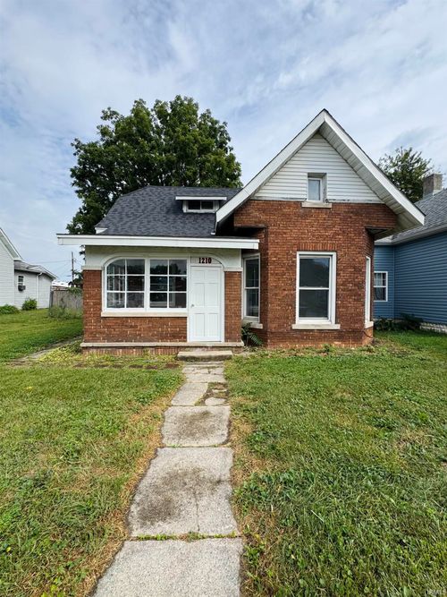 1210 N Webster St, Kokomo, IN, 46901-2704 | Card Image