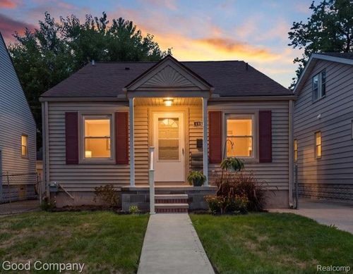 695 E Webster St, Ferndale, MI, 48220-3540 | Card Image