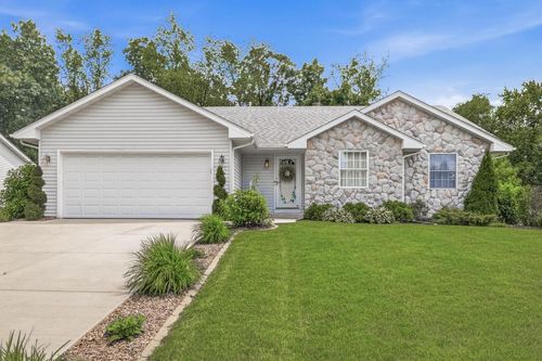 390 Garrison Drive, LAKE GENEVA, WI, 53147 | Card Image