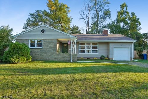 747 3rd St, Dunellen, NJ, 08812-1146 | Card Image