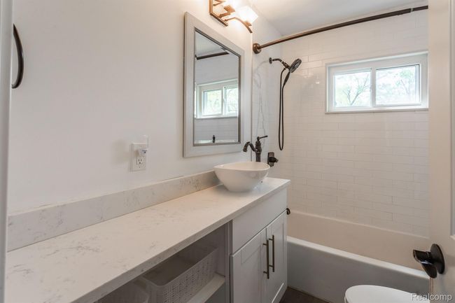 1904 Academy St, House other with 2 bedrooms, 2 bathrooms and null parking in Ferndale MI | Image 21