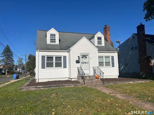 103 W Center St, Manchester, CT, 06040-4915 | Card Image