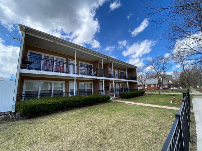 APT-2S - 2900 Elizabeth Ave, Condo with 2 bedrooms, 1 bathrooms and 1 parking in Zion IL | Image 12