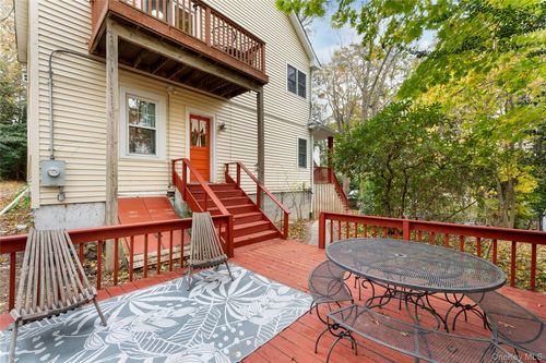 20 Stony Rd, Stony Brook, NY, 11790-1516 | Card Image