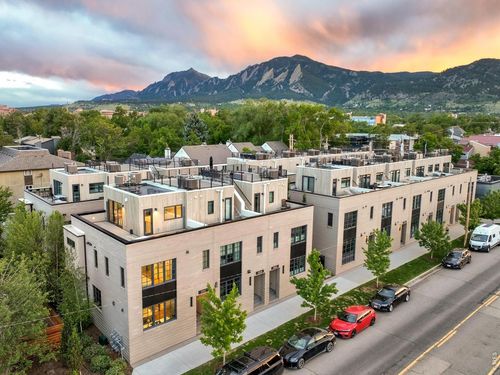 c-2126 Pearl St, Boulder, CO, 80302-4789 | Card Image