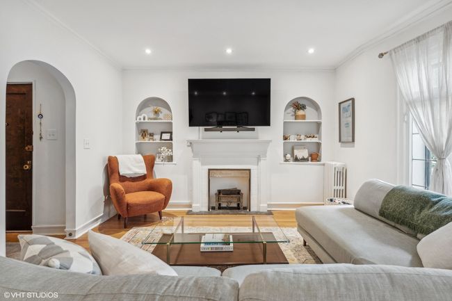 APT-1 - 6609 N Newgard Ave, Condo with 3 bedrooms, 2 bathrooms and null parking in CHICAGO IL | Image 4