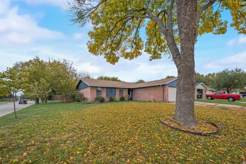 434 Stroud Ln, Garland, TX, 75043-5549 | Card Image