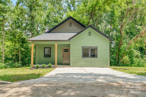 7 S Coulter Ave, Newton, NC, 28658-2324 | Card Image