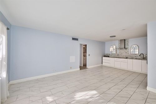 401-4-5720 Ne 22nd Way, Fort Lauderdale, FL, 33308-2671 | Card Image