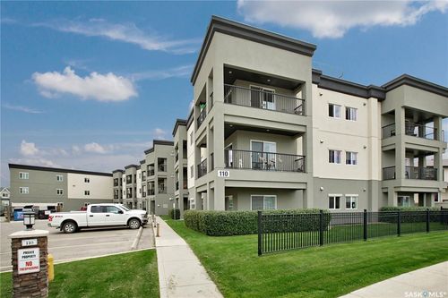 215-110 Hampton Cir, Saskatoon, SK, S7R0C5 | Card Image