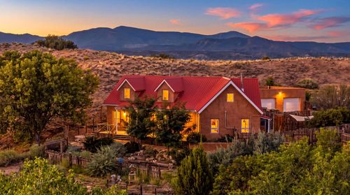 18 Lomas De La Cruz, Espanola, NM, 87532-9041 | Card Image