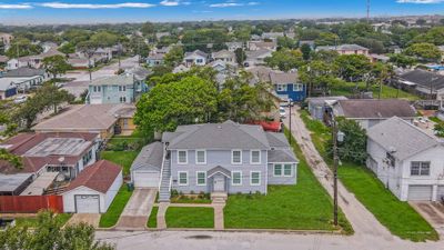 Duplex just blocks from the beach | Image 1