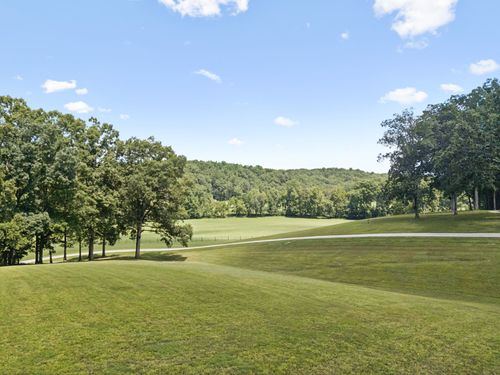 1267 Wades Branch Rd, Centerville, TN, 37033-3867 | Card Image