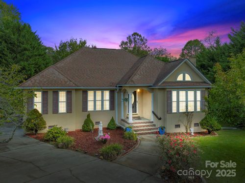 372 Kingfisher Ln, Mills River, NC, 28759-4756 | Card Image