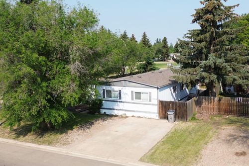 3902 Spruce Drive, Stettler, AB, T4K1G6 | Card Image