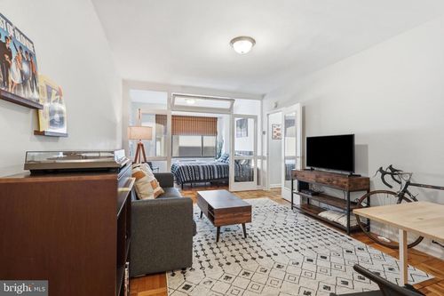 616-1 Scott Cir Nw, WASHINGTON, DC, 20036-2207 | Card Image