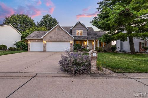 104 Oaklawn Dr, Glen Carbon, IL, 62034-4047 | Card Image