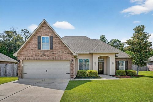 28214 Loiret Ct, Ponchatoula, LA, 70454-8105 | Card Image