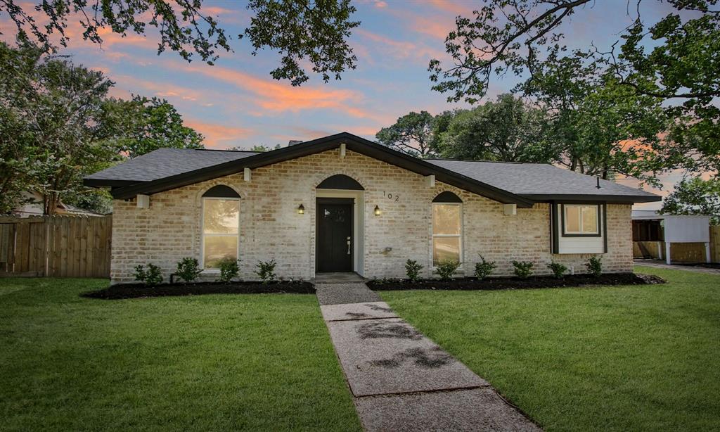 Burgundy Ln, League City, TX 77573
