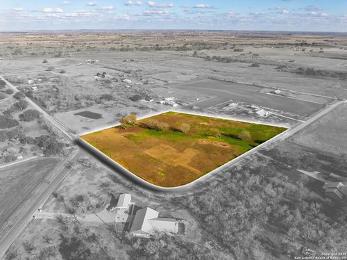 560 County Road 352, Saint Hedwig, TX, 78152 | Card Image