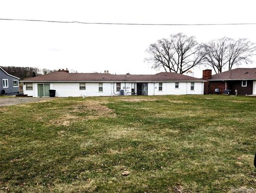 8461 Woodland Shore Dr, Brighton, MI, 48114-7303 | Card Image