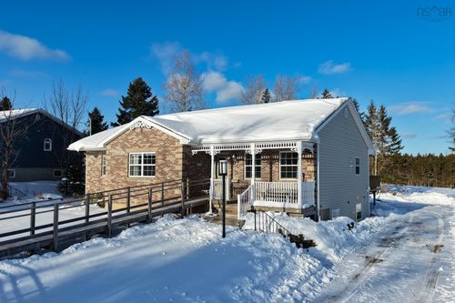 86 Heathview Dr, Sydney, NS, B1R1S3 | Card Image