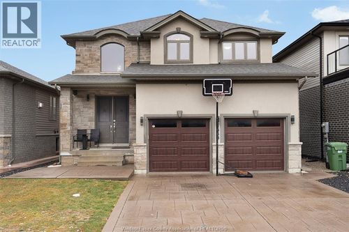 2968 Mcrobbie Cres, Windsor, ON, N8R0B1 | Card Image