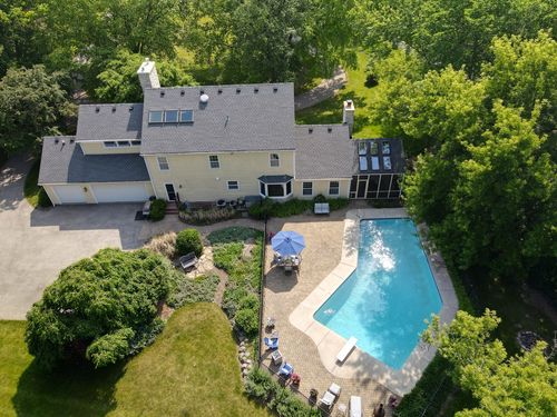 8 Stone Ridge Dr, South Barrington, IL, 60010-9593 | Card Image