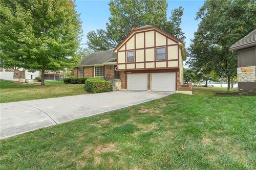 4085 Sw Normandy Dr, Lee's Summit, MO, 64082-4765 | Card Image