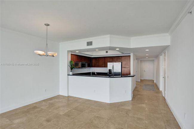 APT-2503 - 15051 Royal Oaks Ln, Condo with 3 bedrooms, 3 bathrooms and null parking in North Miami FL | Image 25